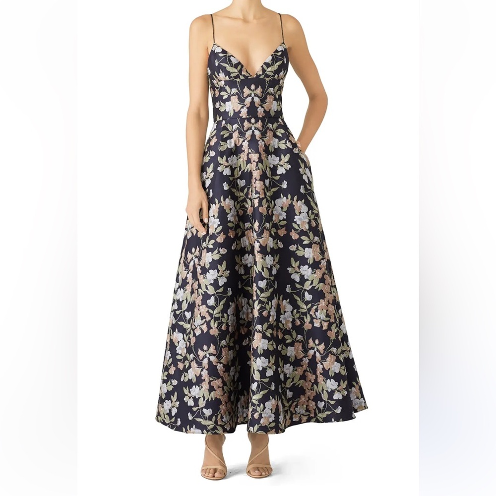 ML Monique Lhuillier
Garden Jacquard Gown